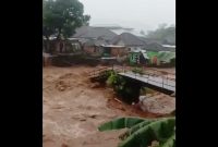 Separuh Pulau Lombok Banjir Akibat Hujan Lebat Seharian. (Foto:Pelopor.id/Hasan)