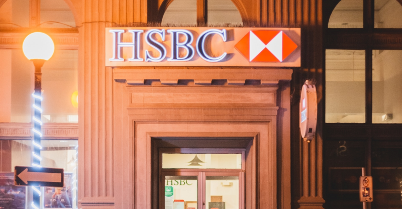 Ilustrasi gedung kantor HSBC. (Foto: Pelopor.id/Unsplash)