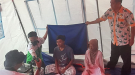 Ditjen Dukcapil Kementerian Dalam Negeri kirim tim layanan jemput bola bagi korban erupsi Gunung Semeru, Lumajang, Jawa Timur. (Foto: Pelopor.id/Puspen Kemendagri)