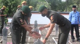 Yonarmed 11 Kostrad Ziarah Ke Taman Makam Pahlawan. (Foto: Pelopor.id/Tyo)