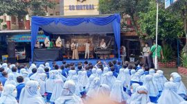 SD Muhammadiyah Alternatif 1 Kota Magelang Gelar Konser Amal untuk Korban Erupsi Gunung Semeru. (Foto:Pelopor.id/Tyo)