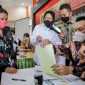 Cek Pencairan Bansos di Surabaya, Mensos Tawarkan Bantuan Usaha untuk Warga Terdampak Pandemi. (Foto:Pelopor.id/Kemensos)