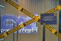 Tidak Berizin, Kemendag dan Bareskrim Polri Kembali Segel Kantor PT DNA Pro. (Foto: Pelopor.id/Kemendag)