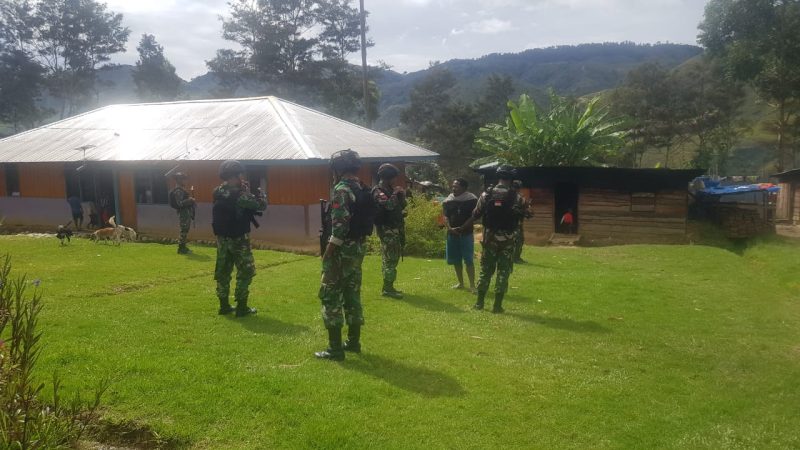Satgas Kodim Yalimo Yonif RK 751/VJS Anjangsana Temui Para Tokoh di Wilayah Binaan. (Foto: Pelopor.id/Satgas Kodim Yalimo Yonif RK 751/VJS) 