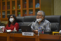 Wakil Ketua Komisi IX DPR RI Ansory Siregar (kanan) saat rapat kerja Komisi IX DPR RI dengan Menteri Ketenagakerjaan Ida Fauziyah di Gedung Nusantara I, Senayan, Jakarta, Senin (24/01/2022). (Foto: Pelopor.id/Munchen/nvl)