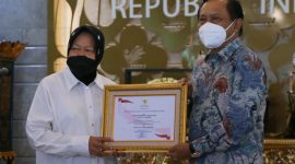 Kementerian Sosial terima donasi Rp 1 miliar dari Yayasan Pundi Amal Peduli Kasih untuk korban bencana di Nusa Tenggara Timur. (Foto: Pelopor.id/Kemensos)