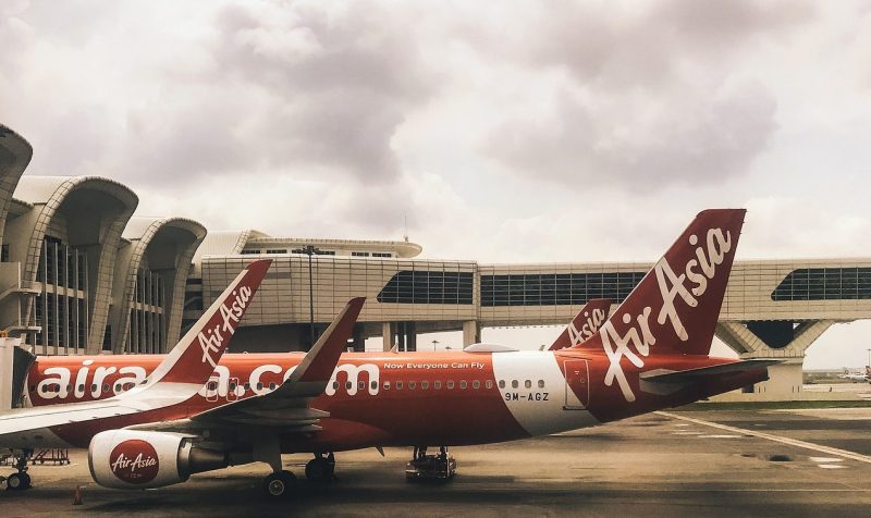 Salah satu armada maskapai AirAsia. (Foto: Pelopor.id/Pixabay) 