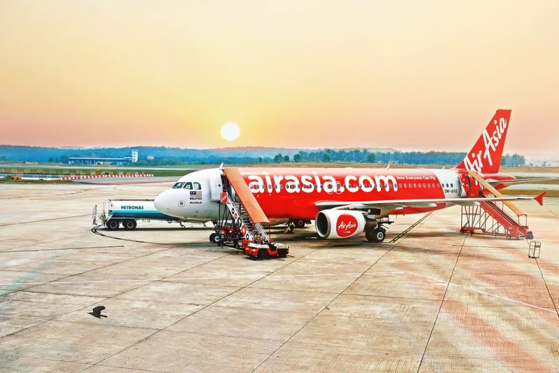 Salah satu armada AirAsia. (Foto: Pelopor.id/Pixabay)