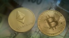 Ilustrasi mata uang Bitcoin dan Ethereum. (Foto: Pelopor.id/Pixabay)