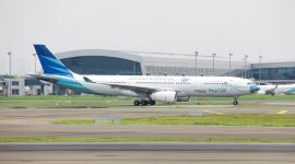 Salah satu armada pesawat Garuda Indonesia. (Foto: Pelopor.id/Unsplash)