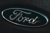 Ilustrasi logo Ford. (Foto: Pelopor.id/Unsplash) 