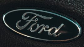 Ilustrasi logo Ford. (Foto: Pelopor.id/Unsplash) 