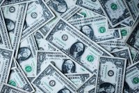 Ilustrasi dollar Amerika. (Foto: Pelopor.id/Unsplash)