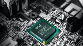 Ilustrasi chip Intel. (Foto: Pelopor.id/Unsplash)