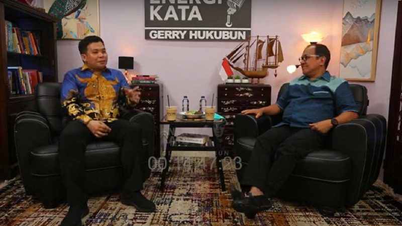 Politikus Akbar Faizal mengatakan bahwa di dunia politik, kata-kata sering menjadi kehilangan makna. (Foto: Pelopor.id/YouTube Channel “Energi Kata Gerry Hukubun”) 