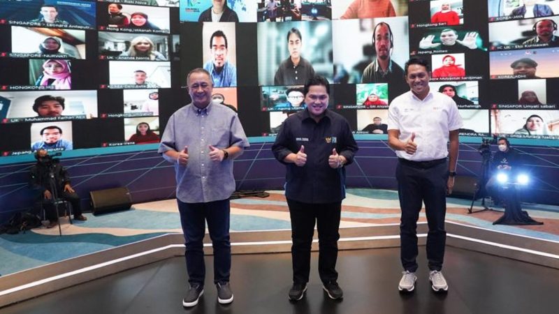 Menteri BUMN Erick Thohir (tengah) dalam acara Silaturahmi Daring dengan Perwakilan Diaspora Indonesia, Sabtu (19/2/2022). (Foto: Pelopor.id/Humas Kementerian BUMN)