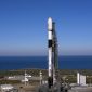 Roket Falcon 9 yang meluncurkan Starlink. (Foto:Pelopor.id/Twitter Elon Musk)