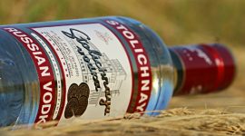 ILustrasi Vodka Rusia. (Foto:Pelopor.id/Pixabay/klimkin)