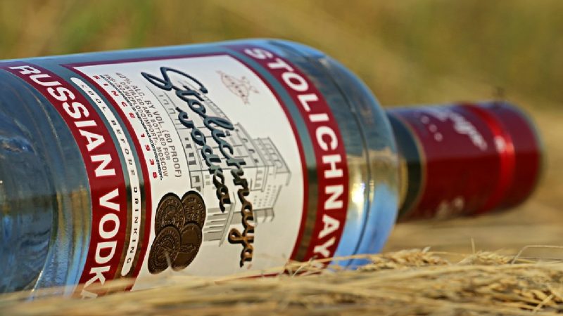 ILustrasi Vodka Rusia. (Foto:Pelopor.id/Pixabay/klimkin)