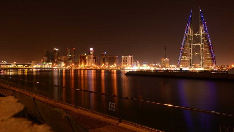 Ilustrasi pemandangan malam hari di Bahrain. (Foto: Pelopor.id/Pixabay)
