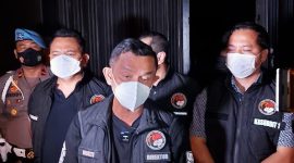 Direktur Reserse Narkoba Polda Metro Jaya, Kombes Pol. Mukti Juharsa (tengah). (Foto:pelopor.id/Polri)