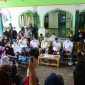 Ketua Wakil Ketua Komisi III DPR RI Desmond Junaidi Mahesa saat Tim Kunjungan Kerja Spesifik Komisi III DPR RI berdialog kepada sejumlah warga yang pro dan kontra maupun dari LBH di Desa Wadas. (Foto:Pelopor.id Jaka/Man)