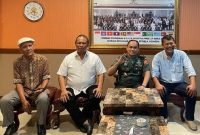 Jacob Ereste dalam diskusi informal rutin bersama  Mayor Jendral Rido Hermawan M.Sc di Coffe Shop Lemhannas, Jl. Merdeka Selatan Jakarta Pusat, 17 Februari 2022. (Foto:Pelopor.id/JE)