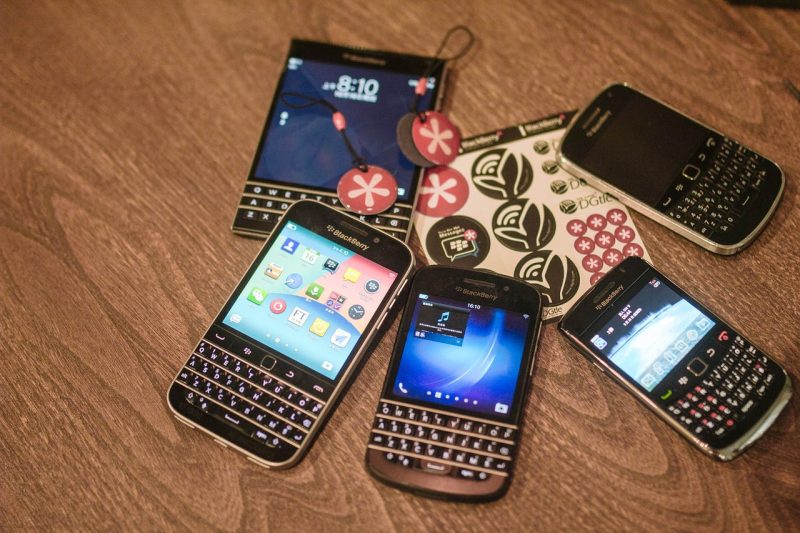 Sejumlah produk smartphone BlackBerry. (Foto: Pelopor.id/Pixabay) 