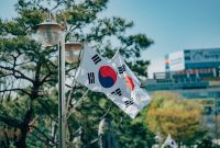 Ilustrasi bendera Korea Selatan. (Foto: Pelopor.id/Unsplash) 