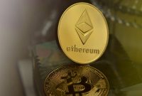 Ilustrasi Bitcoin dan Ethereum. (Foto: Pelopor.id/Pixabay) 