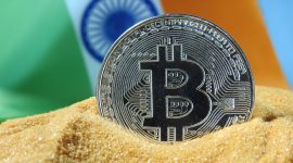 Ilustrasi Bitcoin dan bendera India. (Foto: Pelopor.id/Unsplash)
