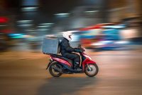 Ilustrasi pengiriman makanan. (Foto: Pelopor.id/Unsplash) 