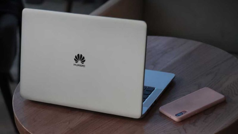 Ilustrasi produk Huawei. (Foto: Pelopor.id/Unsplash)