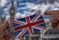 Ilustrasi masker bergambar bendera Inggris. (Foto: Pelopor.id/Pixabay) 