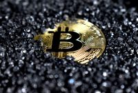 Ilustrasi Bitcoin. (Foto: Pelopor.id/Unsplash)