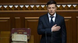 Presiden Ukraina Volodymyr Zelensky saat diambil sumpahnya dan dilantik. (Foto: Pelopor.id/Ukrainian Presidential Press Service)