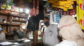 Menteri Koordinator Bidang Perekonomian Airlangga Hartarto kunjungi pasar di Lampung. (Foto: Pelopor.id/ekon.go.id) 