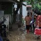 Menteri Sosial Tri Rismaharini Kunjungi Lokasi Banjir di Bogor dan Sukabumi. (Foto: Pelopor.id/Kemensos) 