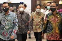 MenkopUKM Teten Masduki bersama Menko Polhukam, Mahfud MD, Menteri ATR/BPN Sofyan Djalil dan Ketua MA, Muhammad Syarifuddin pada Senin, (21/03/2022). (Foto:KemenkopUKM) 
