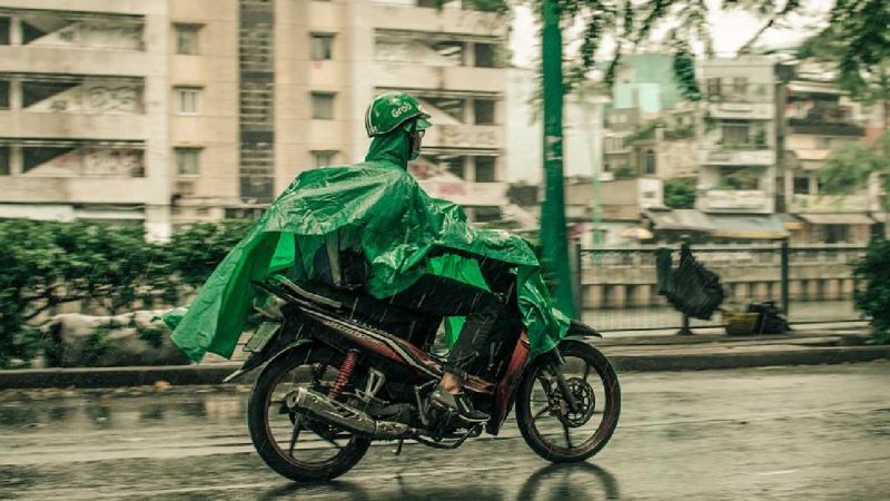 Sopir Grab melintas di jalanan Saigon, Vietnam. Ilustrasi. (Foto: Pelopor.id/Pixabay) 
