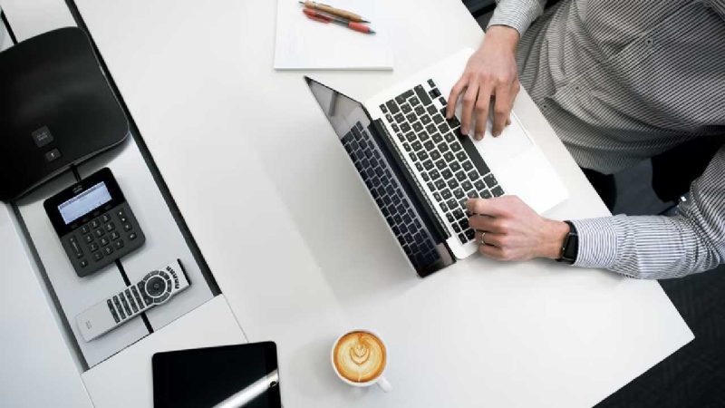 Ilustrasi insurance technology (insurtech). (Foto: Pelopor.id/Unsplash) 