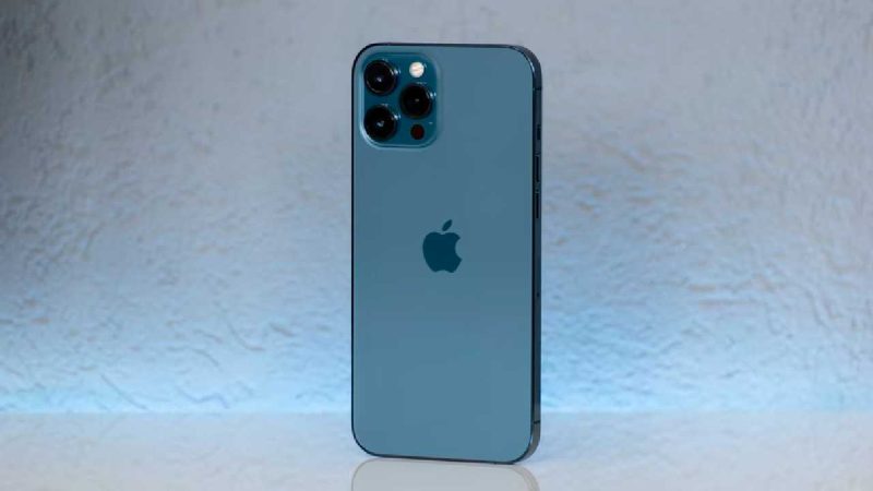 Ilustrasi iPhone 12. (Foto: Pelopor.id/Unsplash) 