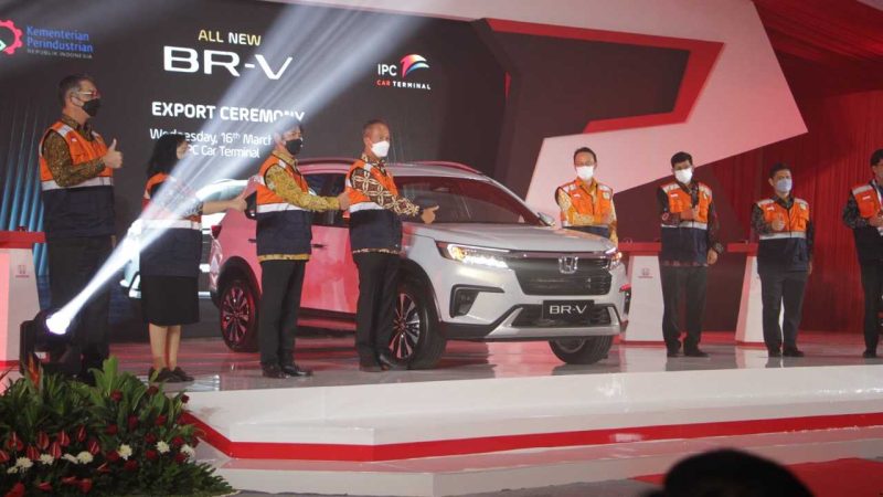 Menteri Perindustrian Agus Gumiwang Kartasasmita pada seremoni ekspor All New Honda BR-V di Jakarta. (Foto: Pelopor.id/Kemenperin) 