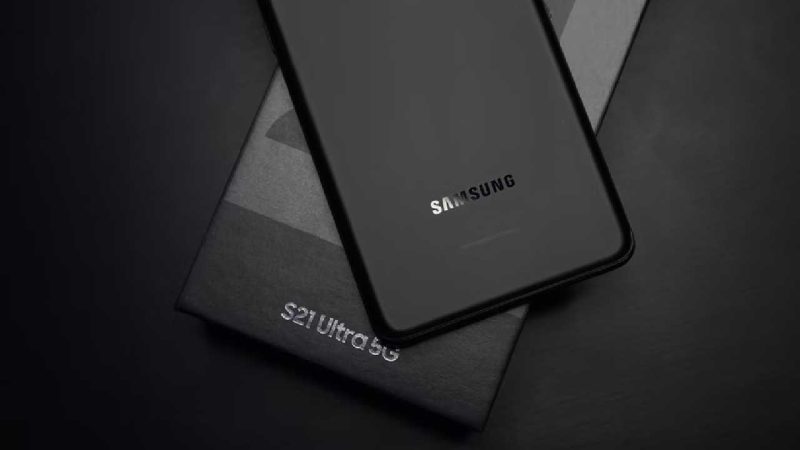 Ilustrasi smartphone Samsung. (Foto: Pelopor.id/Unsplash) 