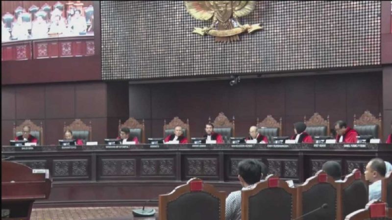 Tangkapan layar sidang perkara. (Foto: Pelopor.id/YouTube Mahkamah Konstitusi)