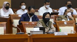 Rapat Kerja antara Komisi VIll dengan Menteri Sosial Tri Rismaharini dan jajaran di Gedung DPR RI pada Rabu (13/04/2022). (Foto: Kemensos)