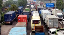 Ilustrasi kendaraan/truk angkutan barang. (Foto:ist) 