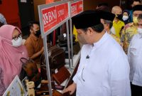 Menko Airlangga saat melakukan kunjungan kerja ke Kabupaten Garut, Provinsi Jawa Barat, Kamis (21/04/2022). (Foto: Kemenko Ekon)