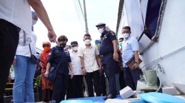 KKP Segel Usaha Pengolahan Ikan di Muara Baru. (Foto:KKP)