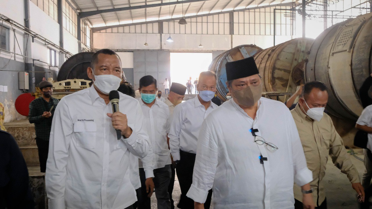 Menko Airlangga saat melakukan kunjungan kerja ke Kabupaten Garut, Provinsi Jawa Barat, Kamis (21/04/2022). (Foto: Kemenko Ekon)